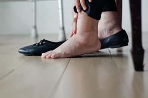Amputationen vermeiden - Füße von Diabetikern benötigen viel Pflege