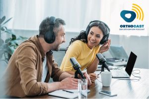 Mit OrthoCast spannendes hören: Neuer Podcast auf Orthinform